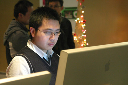 在Google Doc上留下您的联系方式，以后的活动我们会主动给你短信和邮件通知